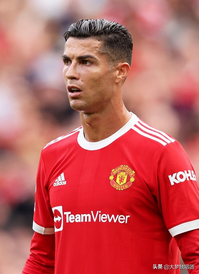 摔角明星：C罗踢点球都要庆祝！他太容易摔倒上擂台熬不过5秒