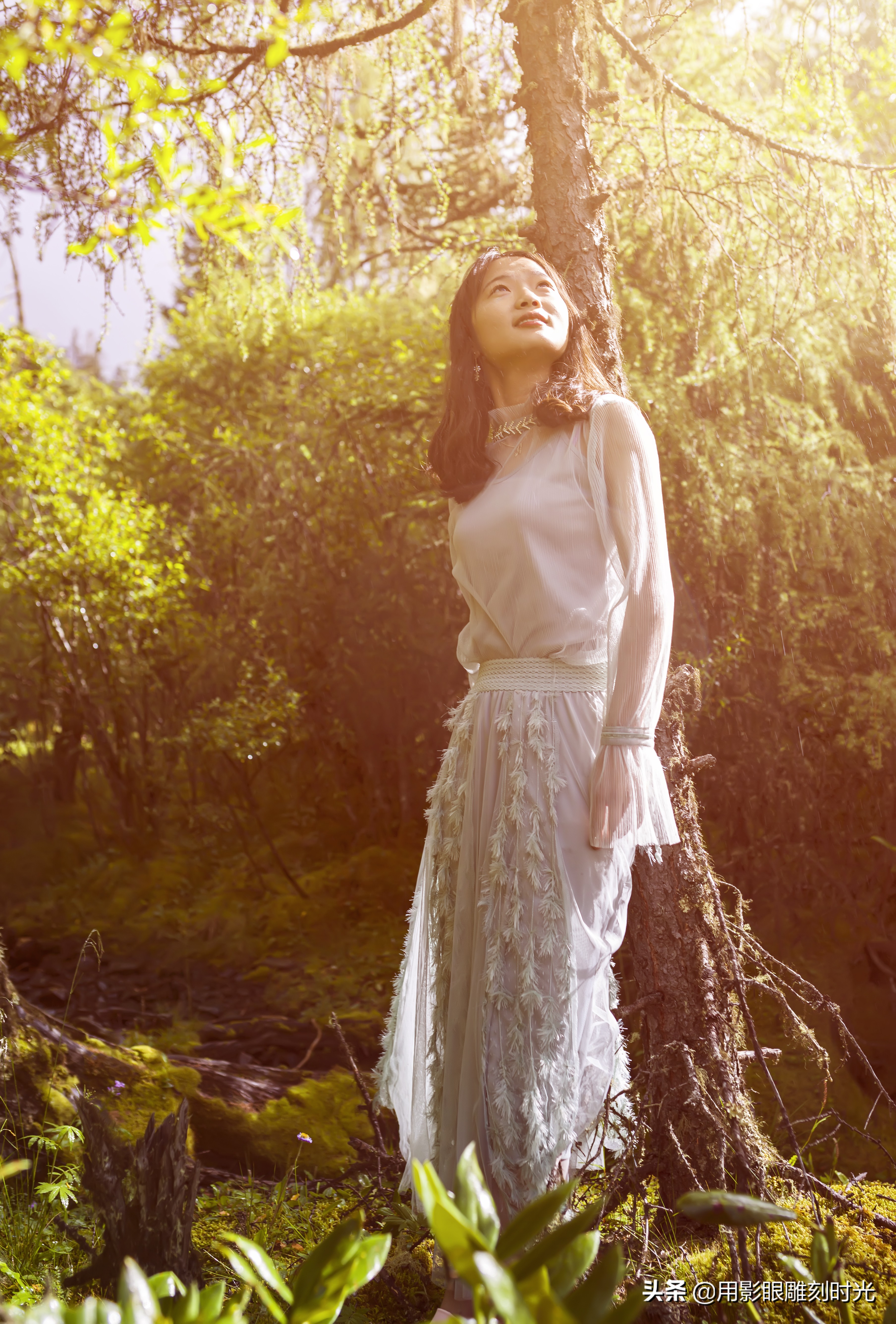 岁月带走了青春却惊艳了时光,惊艳青春斑驳岁月