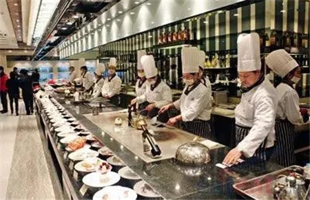 餐厅节日只卖套餐，食客非要单点还曝光餐厅！厨师：滚犊子