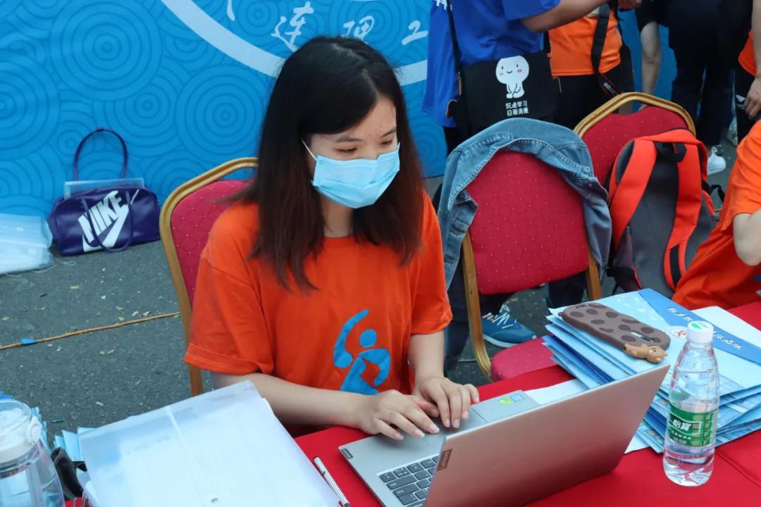 迎接新工人,欢迎新老工人