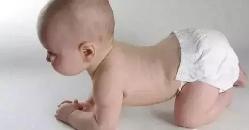 宝宝红屁股是纸尿裤过敏么,为什么宝宝穿哪款纸尿裤都红屁股