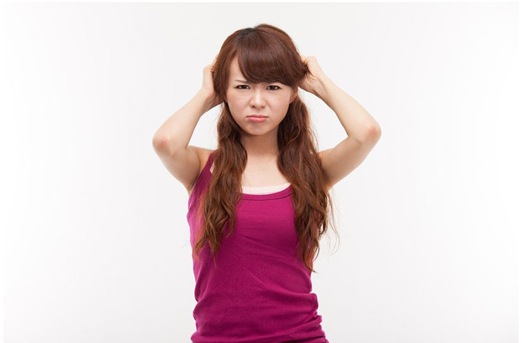 产后脱发的原因及解决方法,产后妈妈必备摆脱产后脱发小知识