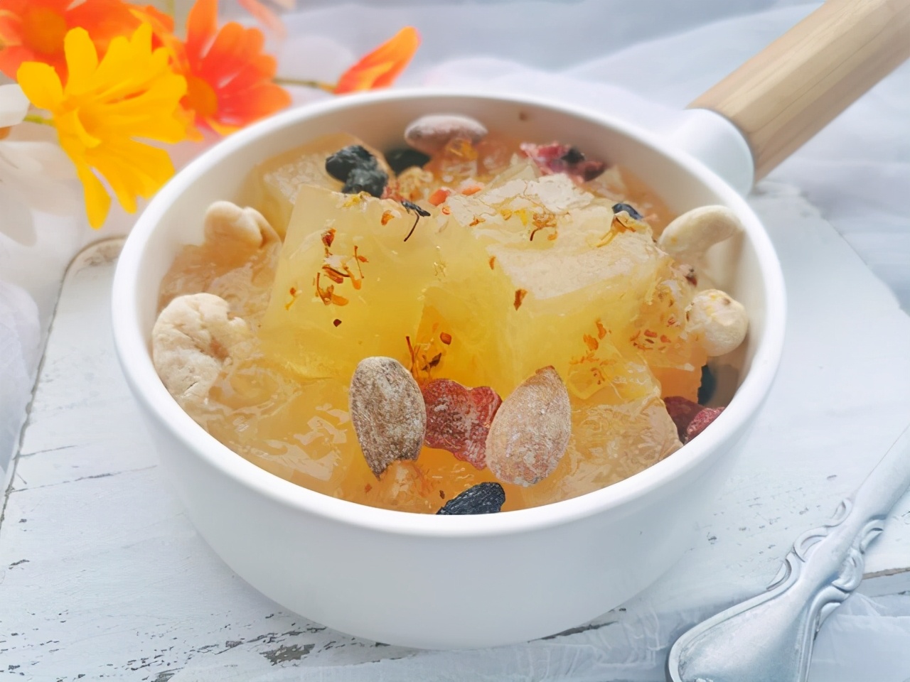 5月早餐银耳和什么搭最有营养,银耳夏天搭配什么好吃又营养