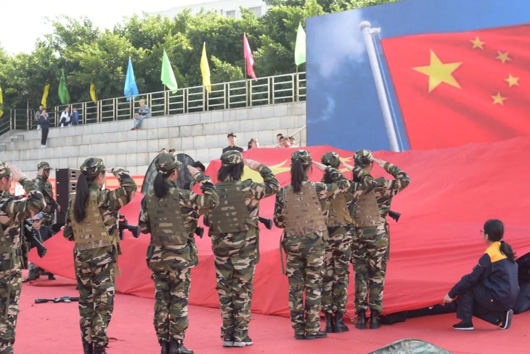 机器人在技能大赛上尬舞,世界机器人舞冠军挑战赛