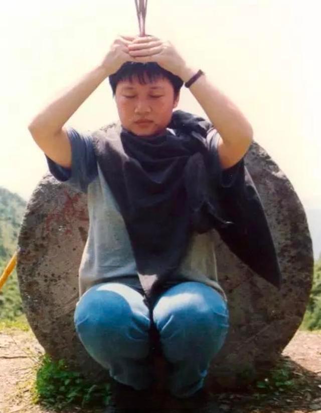 1997年出家的李娜近况,李娜没出家前的视频