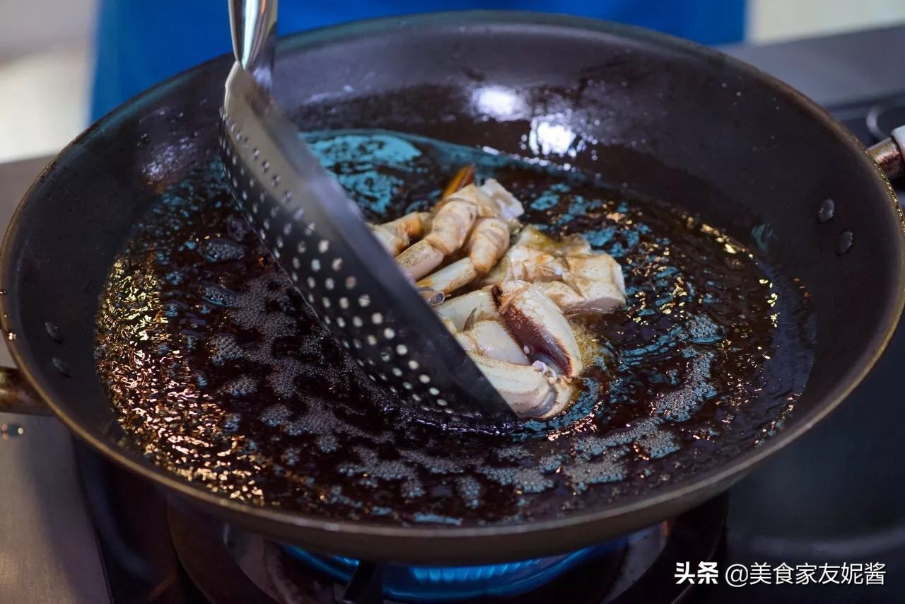 怎么样做香酥蟹,葱姜爆蟹教程