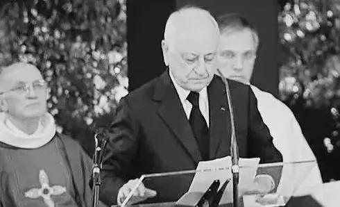 ysl经典设计作品,ysl设计理念与经典作品