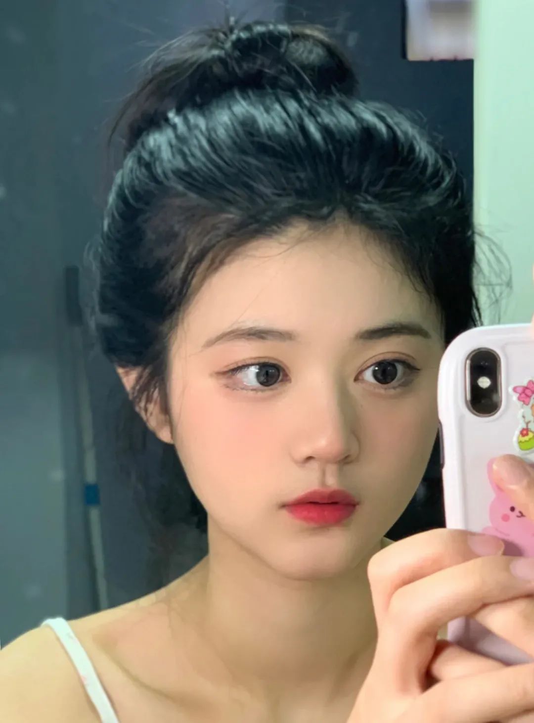 哪一款刘海好看适合所有脸型,减龄发型适合所有脸型有刘海