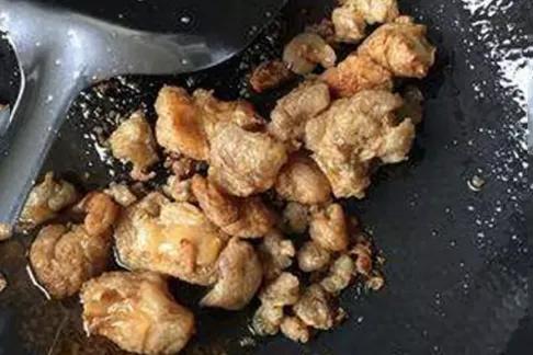 铁锅怎样不生锈妙招,民间妙招铁锅生锈咋办