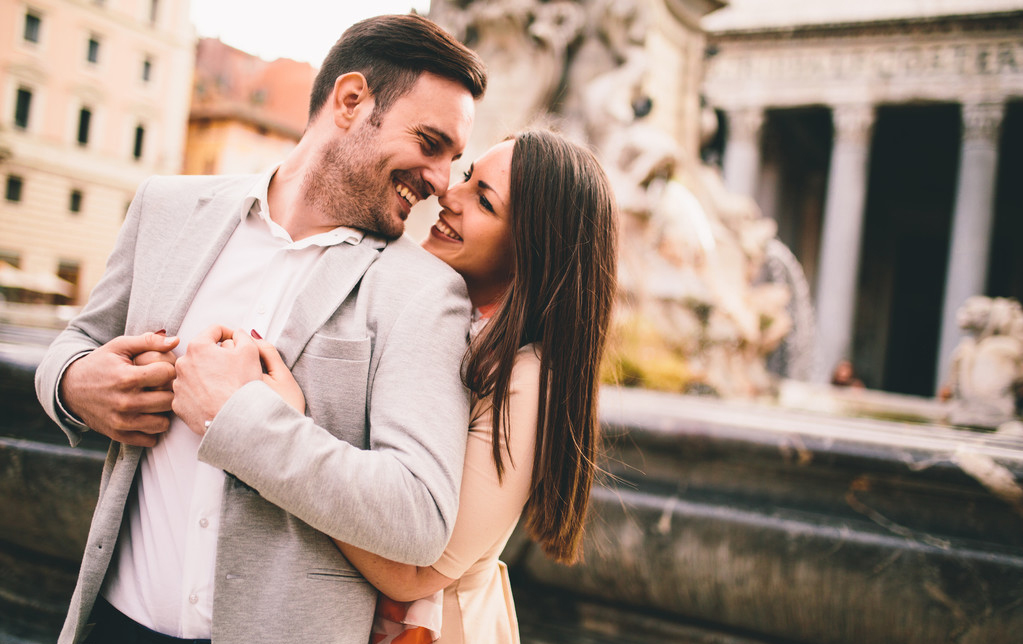 分手后想挽回男朋友该怎么做,分手后发什么朋友圈挽回对方