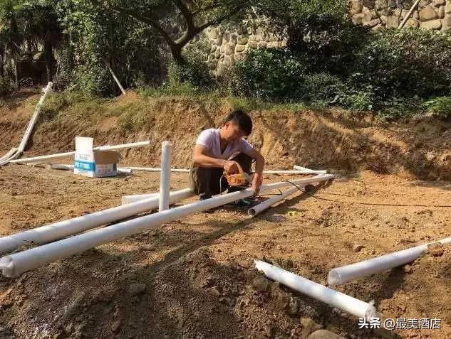 为一姑娘，10年他把30亩荒地打导致梦想家园，让人懂得真爱的意义