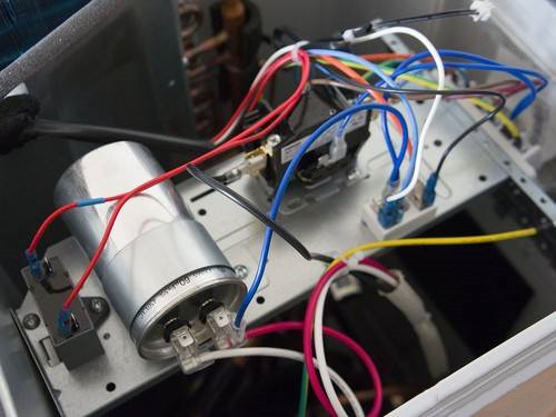 空调不制冷，报修遭遇行业暴利*规则潜**：发财容、缺氟门及其它