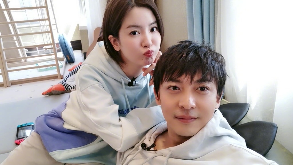 李佳航上节目被骂，霸气怼网友，妻子李晟幽默劝删尽显高情商