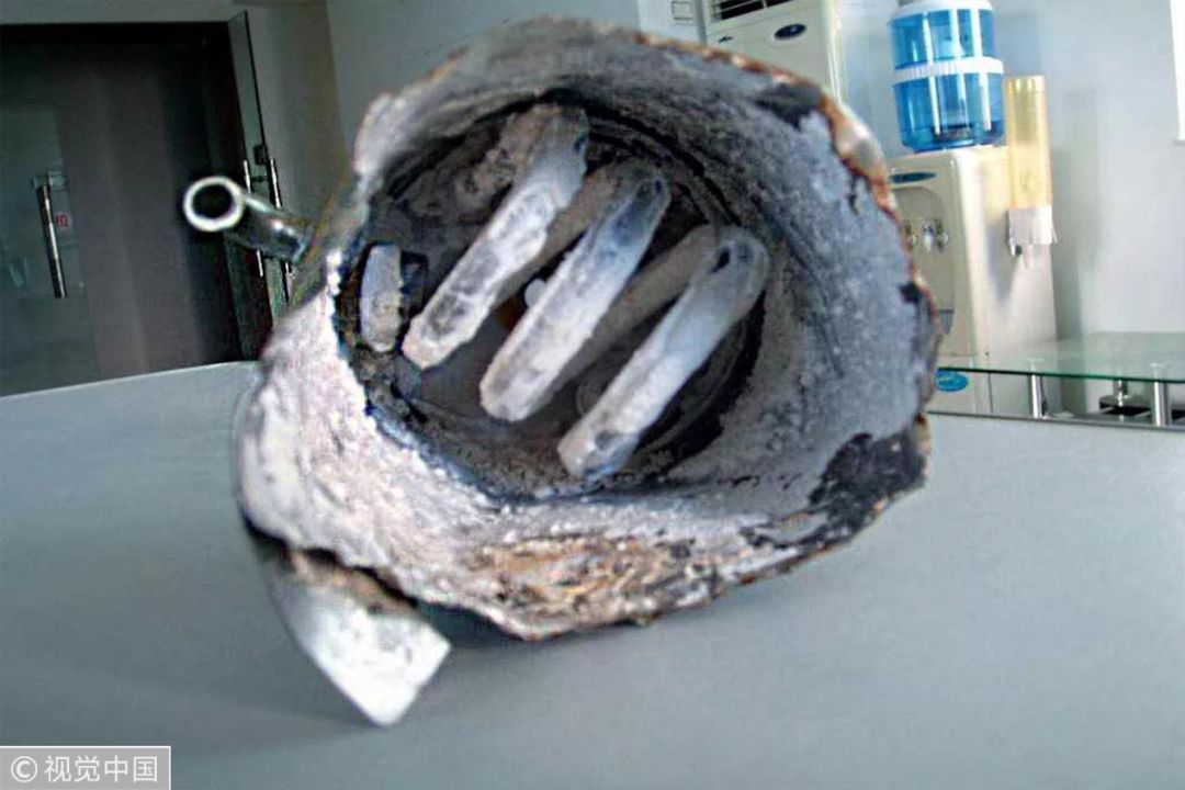 饮水机桶脏了怎么清洗才能干净,饮水机放出来的水脏了该怎么办