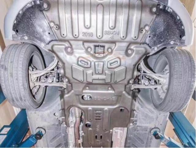 很多车主都加装了底盘装甲，它的用途是什么？有何好处？