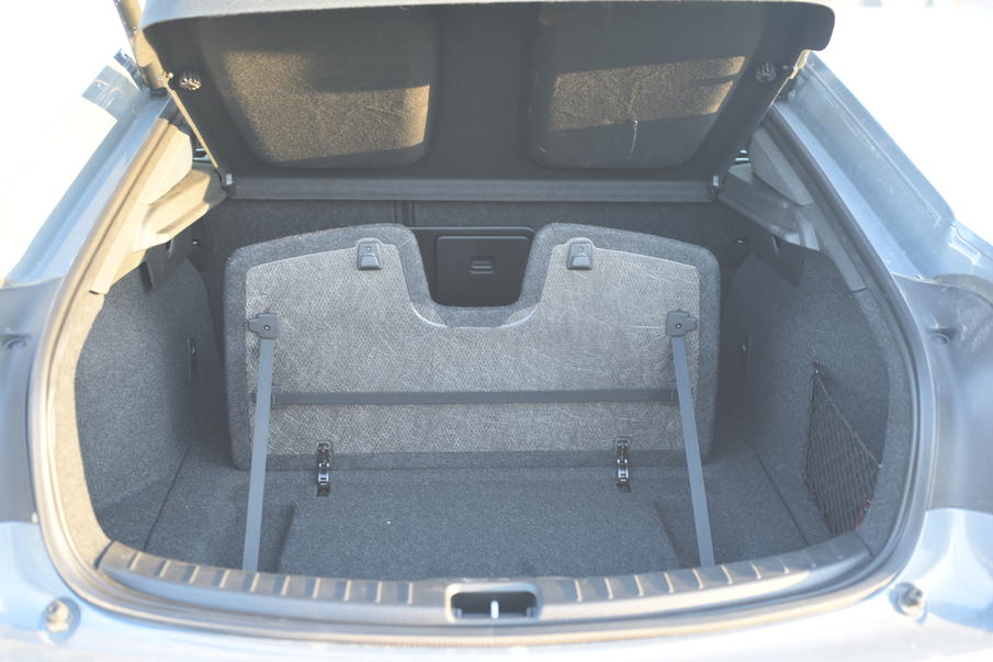 特斯拉新款model3与极星2,特斯拉新款model3和极星2