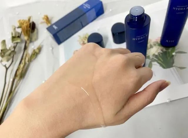 海蓝之谜水乳和sk2哪个好用,海蓝之谜精粹水乳和sk2水乳哪个好