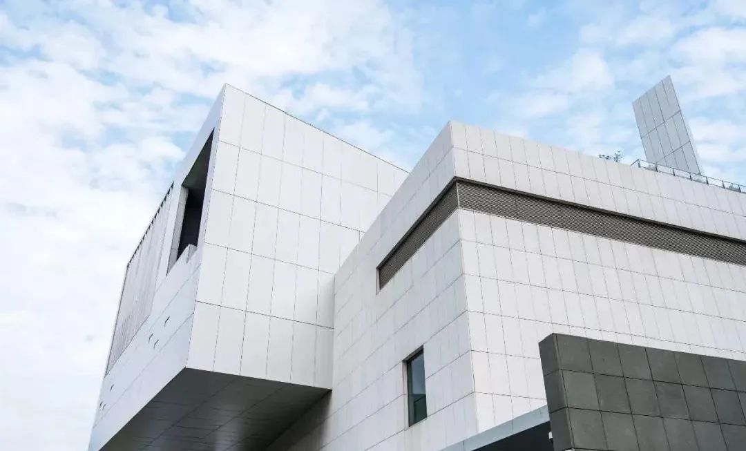 深圳灯光秀与武汉灯光秀,春光无限好深圳