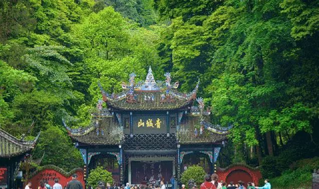 成都2天来回的温泉推荐，彩林雪景青山绿水，美成仙境