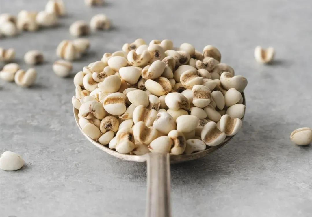 晒黑怎么变白吃什么,晒黑了怎样变白吃什么