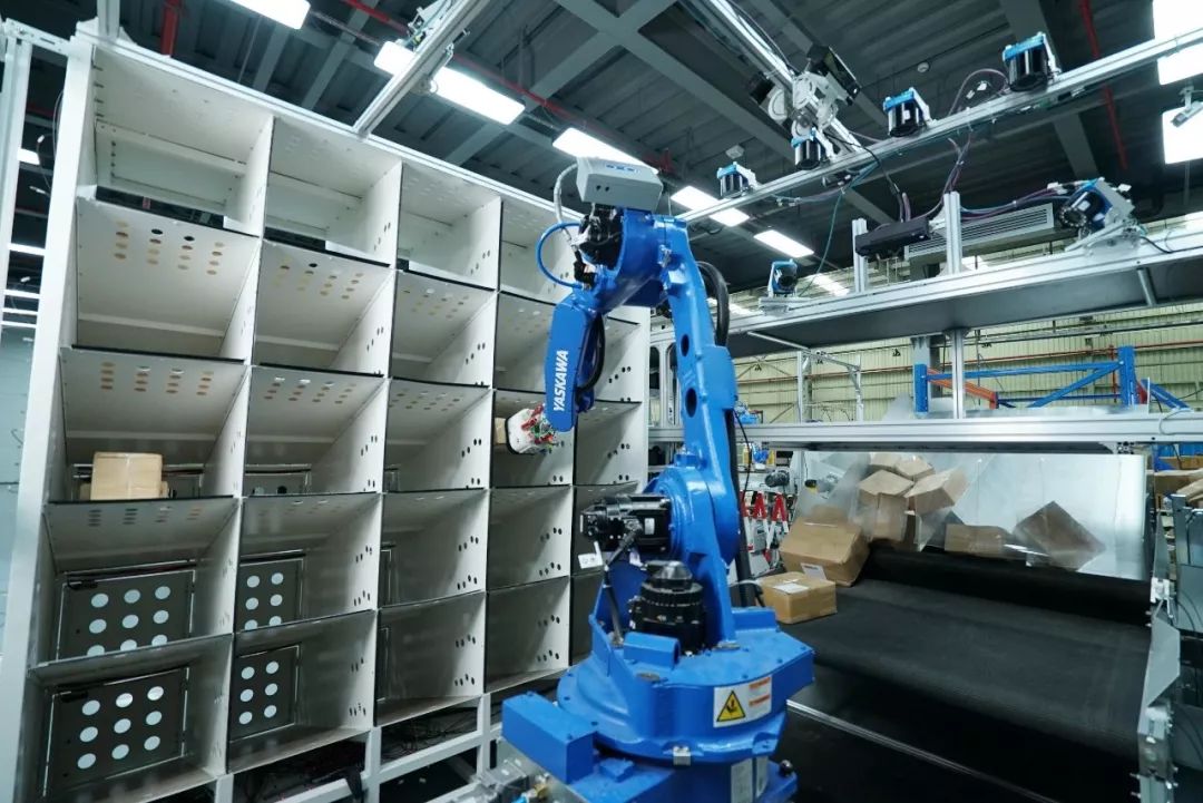 「第C维」智能物流机器人会自己开网店吗？