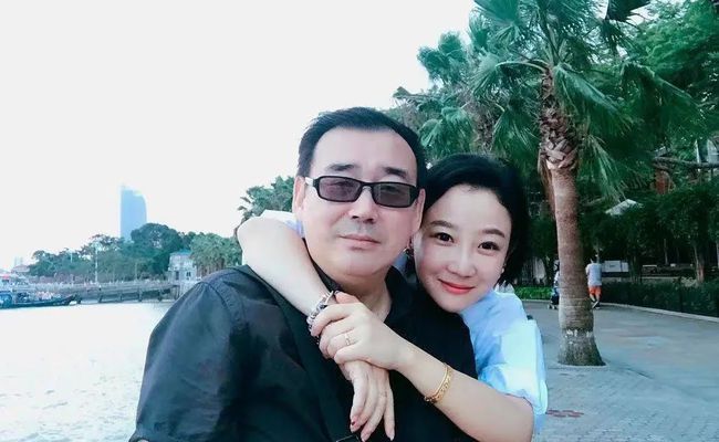 间谍小说作者居然是真间谍,间谍小说作者亲身经历