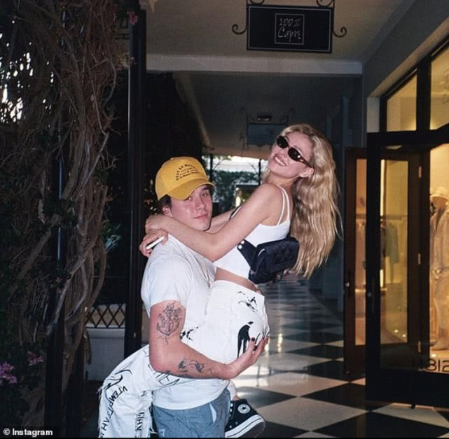 小贝长子约会,小贝长子携女友度假