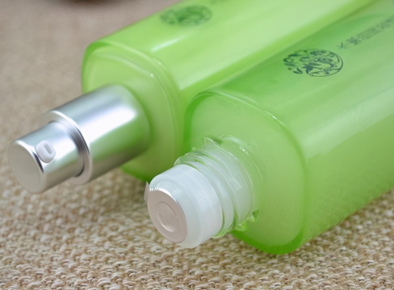 悦薇水乳夏天用清爽型还是滋润型,适合男生夏天用的补水保湿水乳