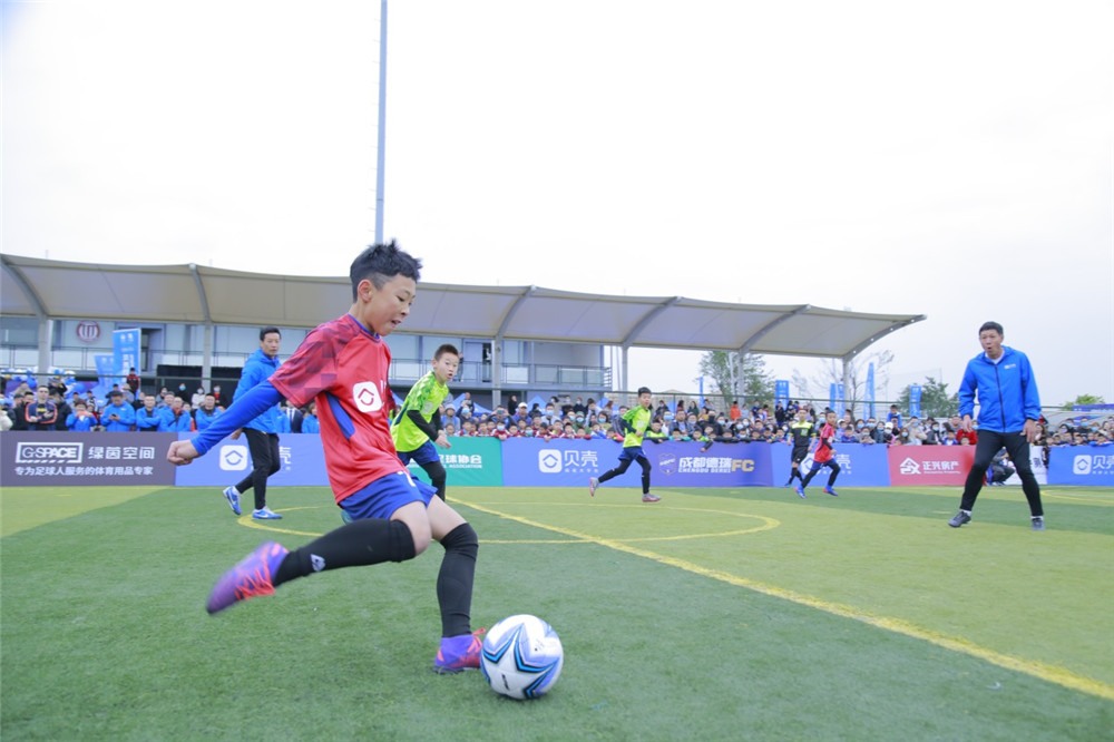 黎兵参加比赛视频,黎兵回归四川足球俱乐部