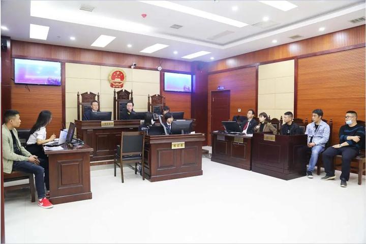 男子花20万买新车刚上路就被撞,购买新车上路发生碰撞后续