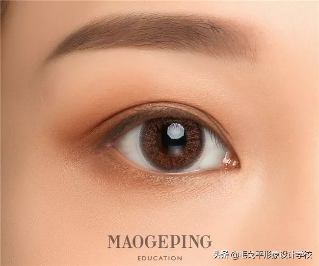 眼妆小技巧让你画出适合你的眼妆,眼妆教程手把手教你画眼妆