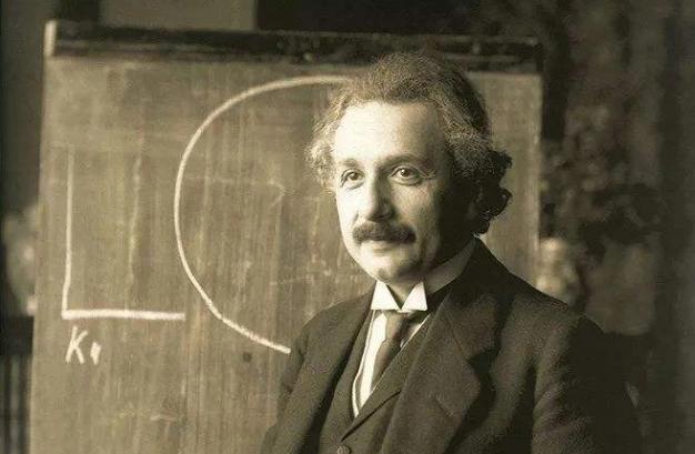 杨振宁与爱因斯坦交流过吗,杨振宁多大和爱因斯坦交谈的