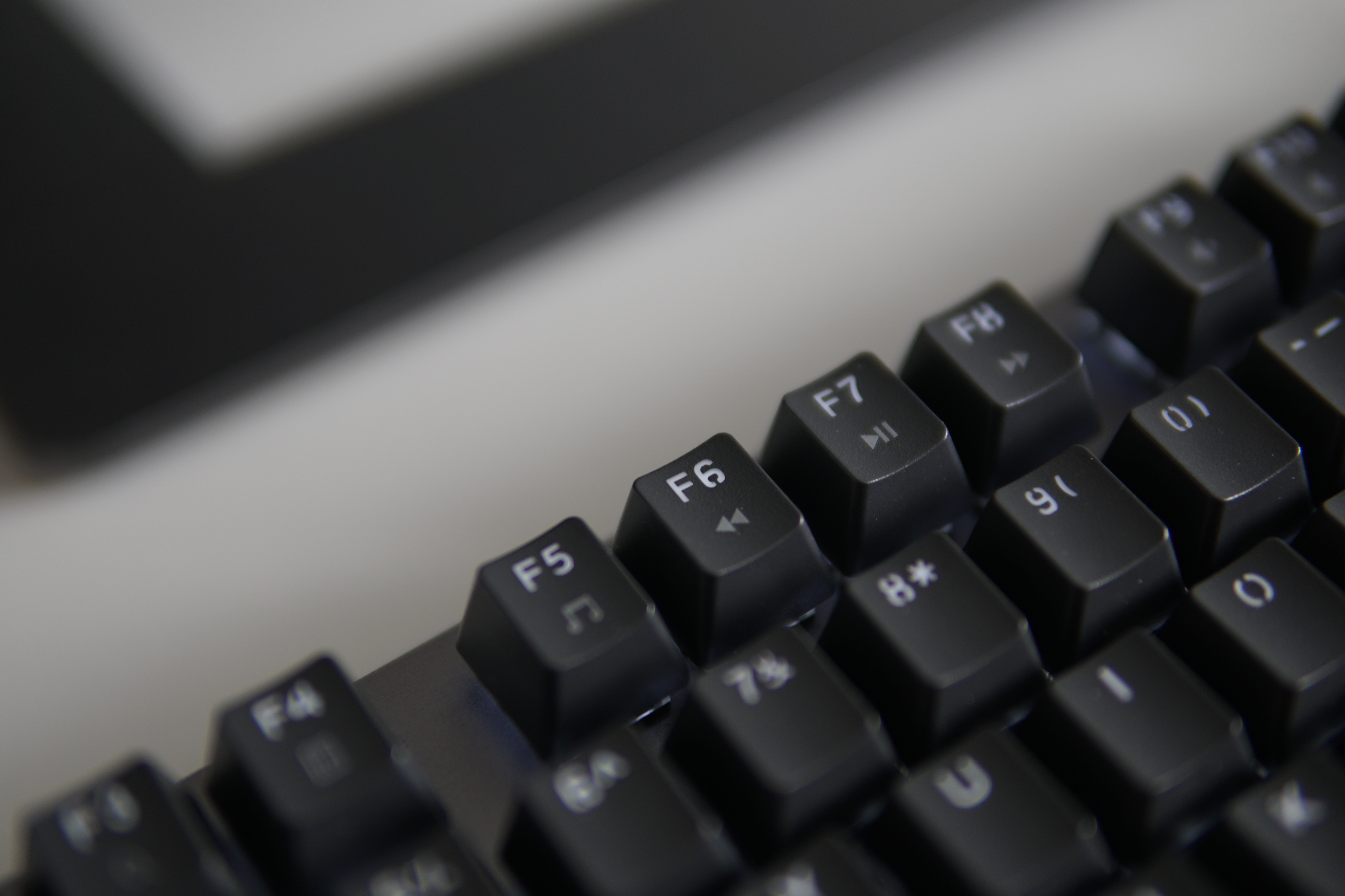 罗技k845键盘适合打游戏么,罗技k845键盘测评打游戏