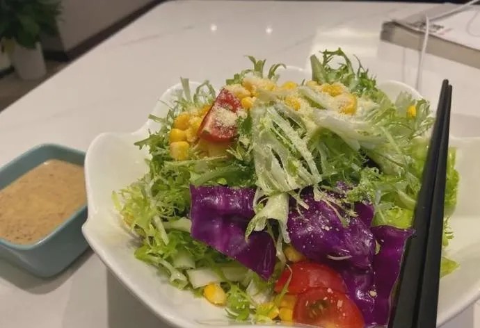 国产96年甜美系学妹上线，爱笑的健身小姐姐是你的菜吗？