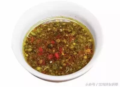 要想凉菜拌得好秘制酱汁少不了,如何调制出粘稠的凉菜酱汁