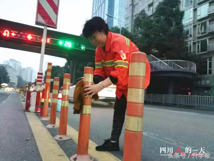 守护家园清洁的“黄玫瑰”：用扫帚唤醒城市