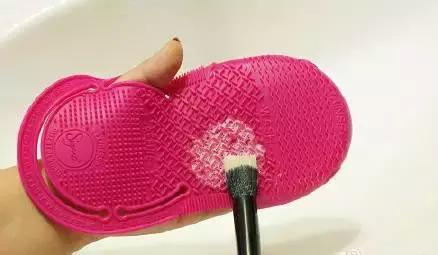 粉扑化妆刷可以用什么来清洗,一招轻松清洗气垫粉扑