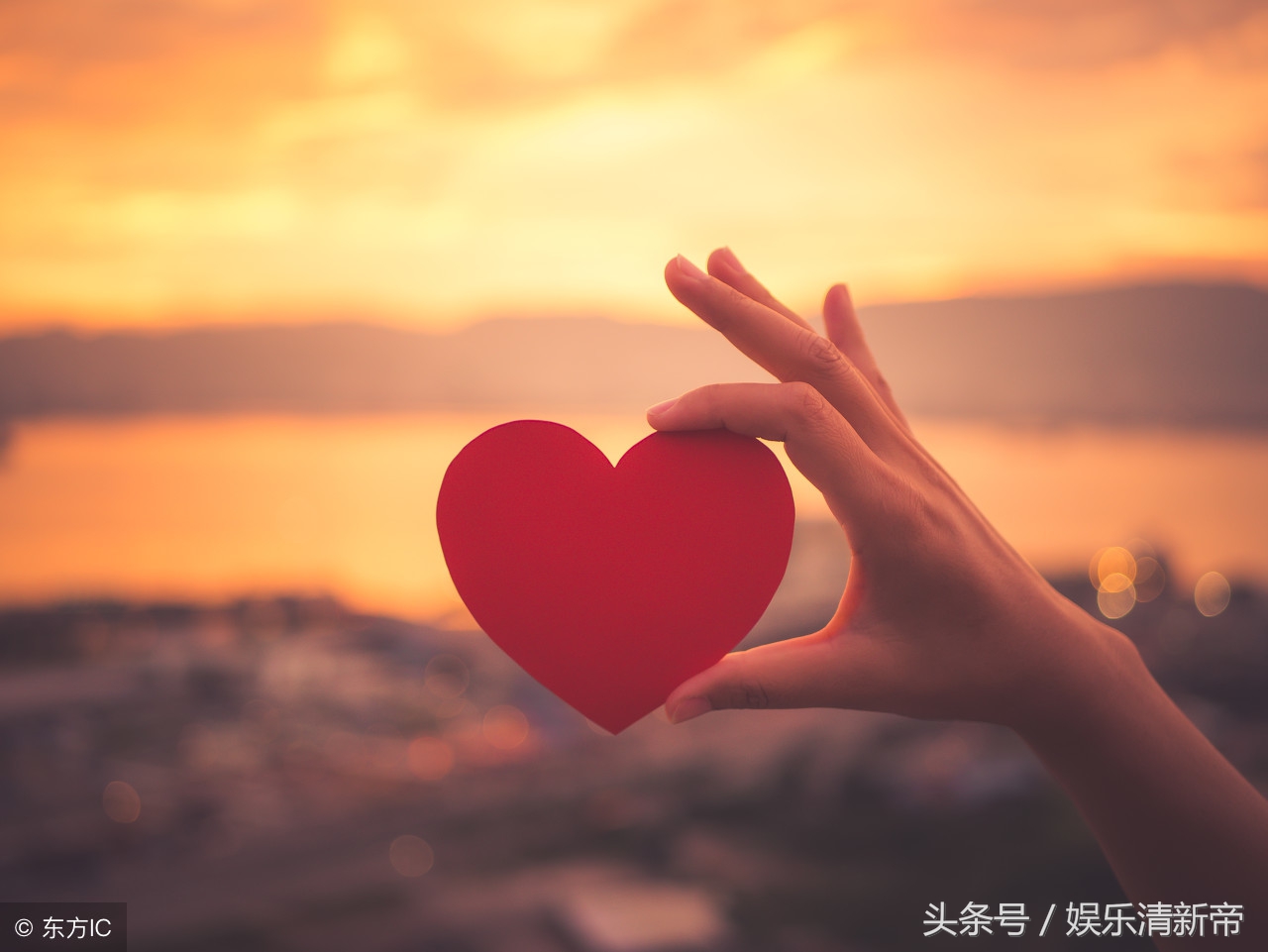 他们相差10岁却一见钟情,他们相差12岁却很幸福