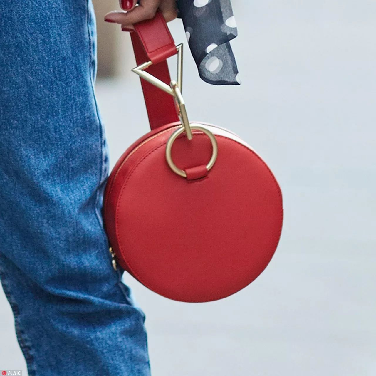 奢侈品牌包包街拍照片大全,包包推荐小众高级感街拍