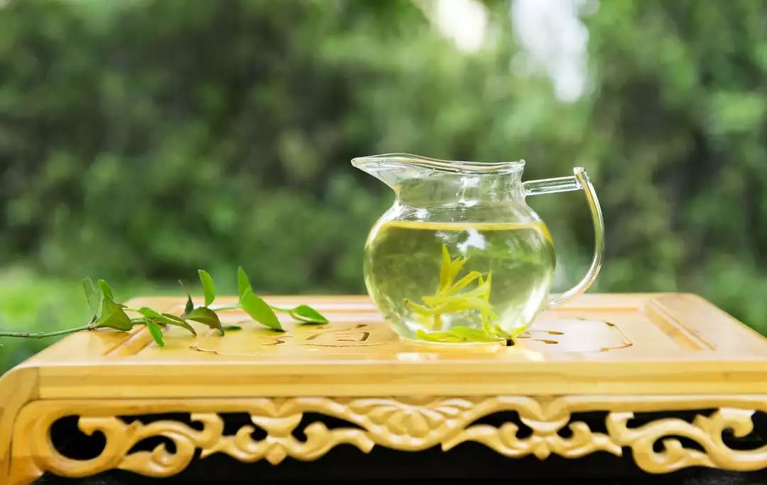 西湖龙井跟什么冲泡降三高,西湖龙井生长优势