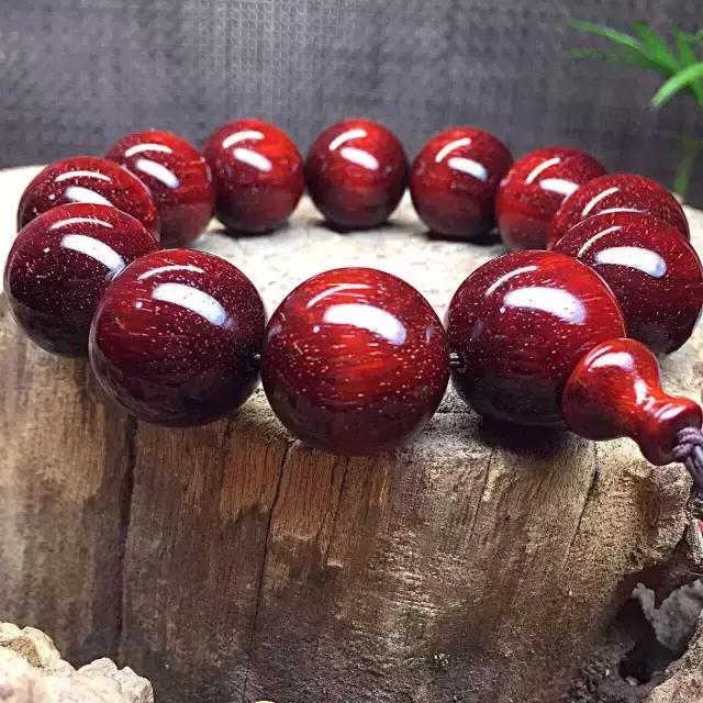 紫檀盘玩谨记六盘五不宜,紫檀六盘手串