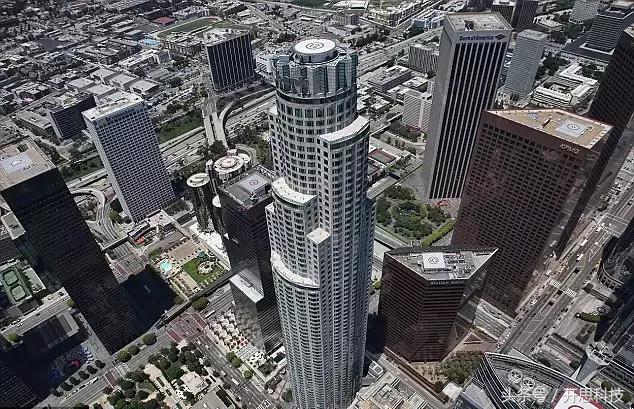 恐怖的高空旋转水滑梯,世上最恐怖的天空滑梯