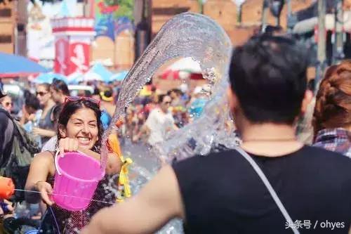 泰国泼水节游玩穿搭,泰国泼水节游玩的最全攻略