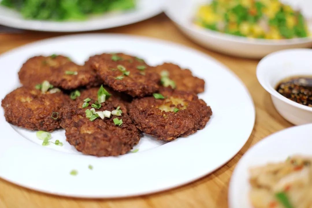 住进莫干山下的“鱼缸”，