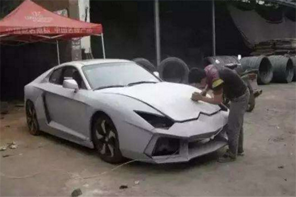 看到这款*博兰**基尼，交警都笑了，车主说花3万块买的