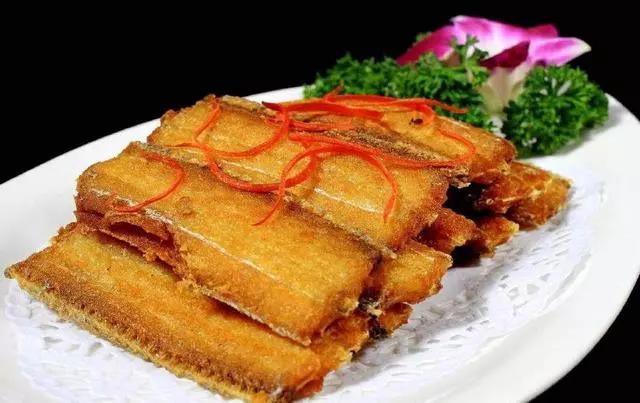 怎么煎带鱼会把带鱼煎得酥脆,煎带鱼下锅外酥不粘锅带鱼破皮