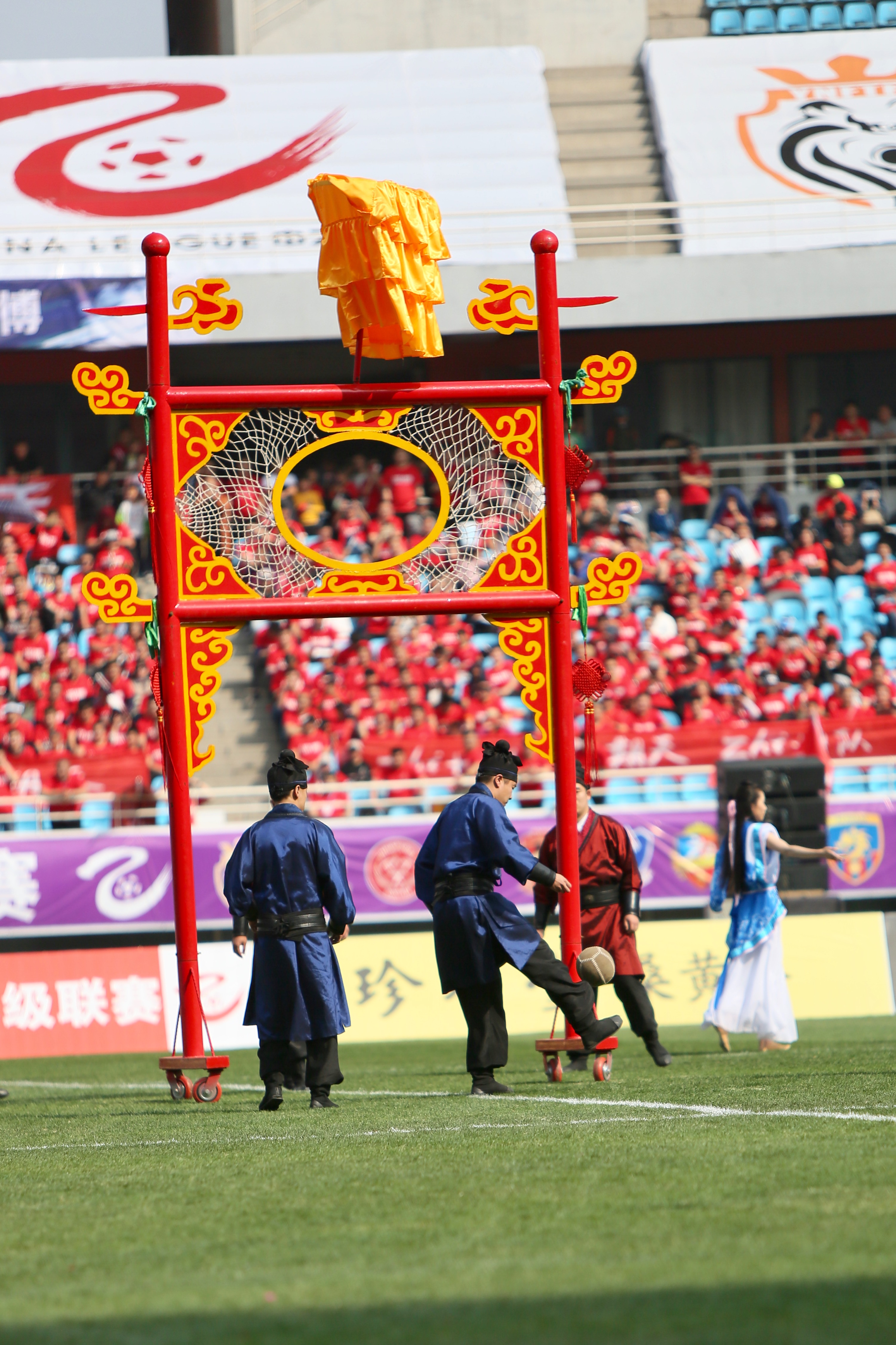 淄博足球比赛沾化领跑,淄博足球中乙比赛时间