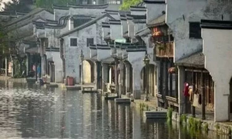 在天愿作比翼鸟，在地愿为连理枝：烈士遗孀回忆与王伟的爱情