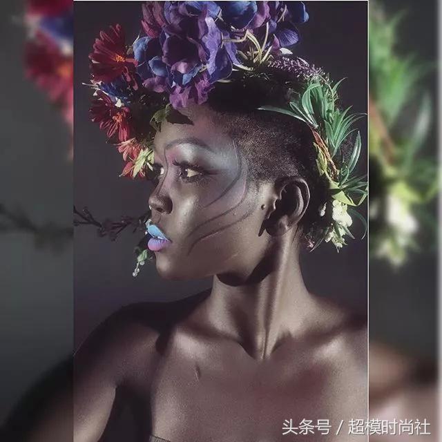 她连牙龈都是乌黑的！但她却敢反歧视，活成INS大热的模特女王
