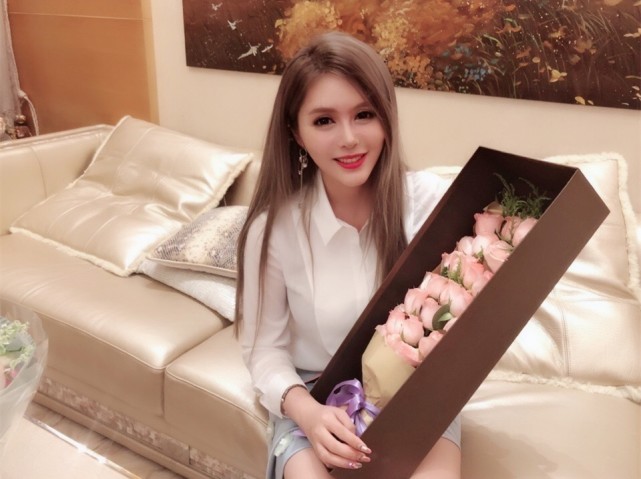 女主播张琪格发10秒短视频：这种衣服只敢在家里穿！